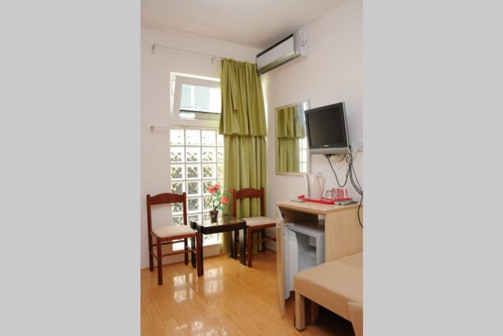 Bmv Room For 2-3 Persons Sveti Stefan Εξωτερικό φωτογραφία
